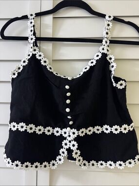 LIFE Black Floral-Trim Cropped Tank Top